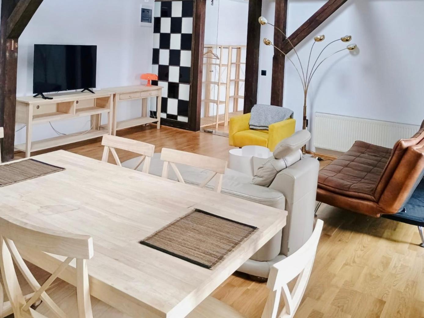 Apartamenty Stara Winiarnia Валч Екстер'єр фото